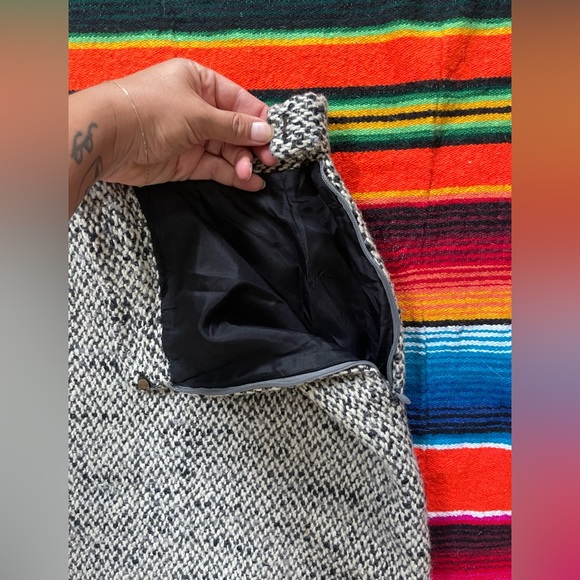 Vintage Black/White Tweed Wool Pencil Skirt, size S - Picture 2 of 8